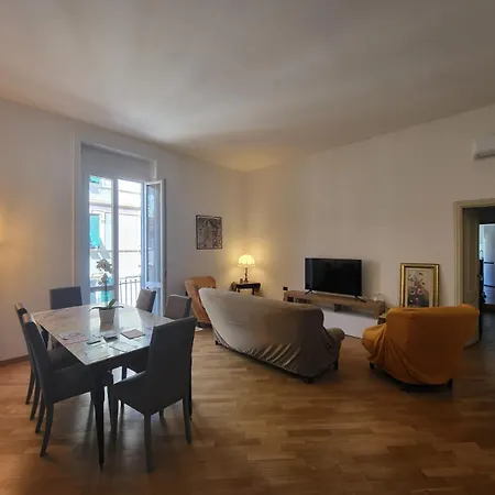 Tra Mare E Castello Специя