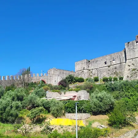 Tra Mare E Castello Специя