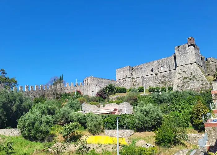 Tra Mare E Castello La Spezia